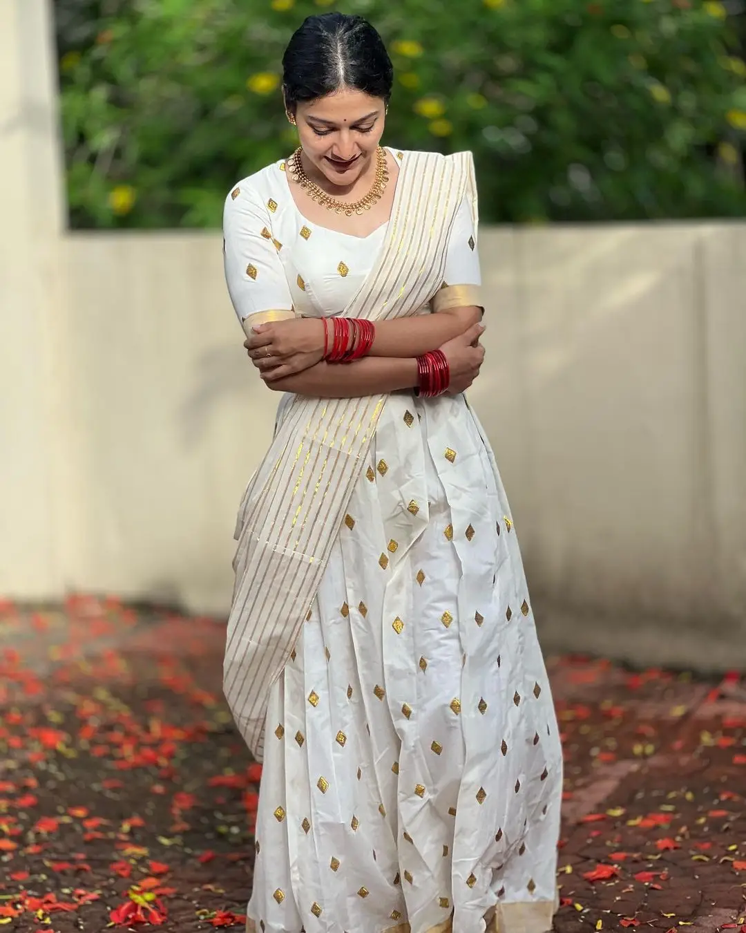 Indian Actress Anarkali Nazar Photoshoot in Traditional White Saree